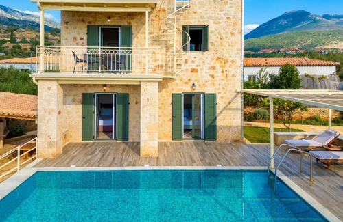Lefktron Villa | 180 m² Villa ∙ 2 bedrooms ∙ 4 guests