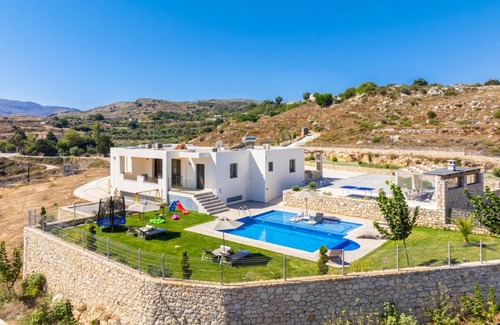 Monopari Villa | 180 m² Villa ∙ 3 bedrooms ∙ 7 guests