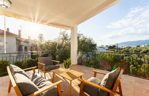 Avia House | 185 m² House ∙ 3 bedrooms ∙ 6 guests
