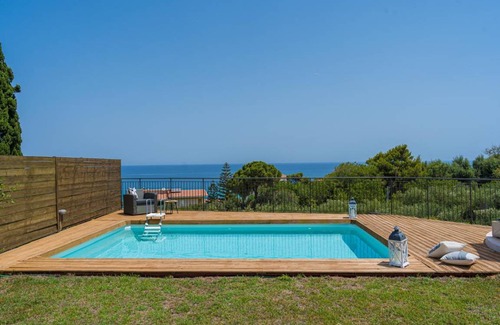Neromilos Villa | 186 m² Villa ∙ 5 bedrooms ∙ 10 guests