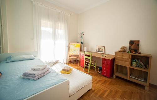 Thissio Apartment | 2 BEDROOM APARTMENT AT THE HISTORICAL CENTER, VIEW TO ACROPOLIS