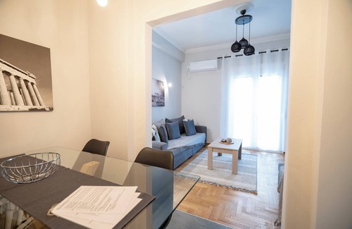 Omonia Apartment | 2-bedroom apartment in amazing Athina with AC