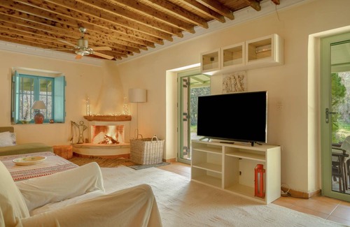 Kalligoni House | 200 m² House ∙ 3 bedrooms ∙ 9 guests