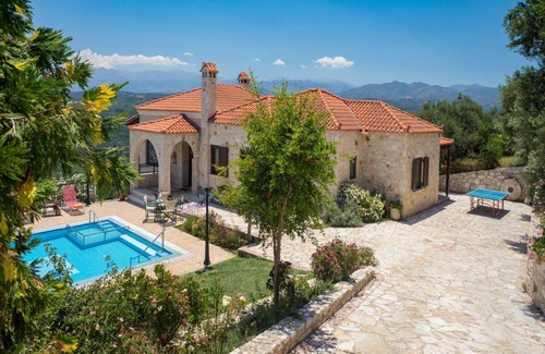 Polemarchi House | 200 m² House ∙ 4 bedrooms ∙ 8 guests