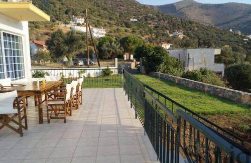 Kymi-Aliveri Resort | 200 m² Resort ∙ 7 bedrooms ∙ 17 guests