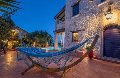 Xirokastello Resort | 200 m² Resort ∙ 4 bedrooms ∙ 127 guests