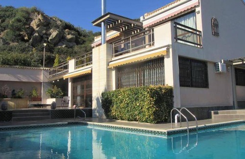 Lavreotiki Villa | 200 m² Villa ∙ 2 bedrooms ∙ 4 guests