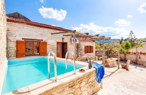 Gavalochori Villa | 200 m² Villa ∙ 3 bedrooms ∙ 12 guests