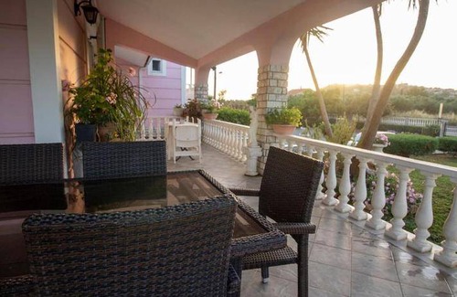 Katakolo Villa | 200 m² Villa ∙ 4 bedrooms ∙ 8 guests