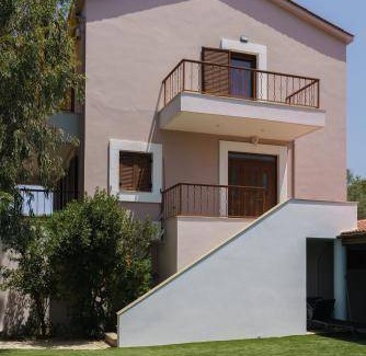 Monopari Villa | 200 m² Villa ∙ 4 bedrooms ∙ 9 guests