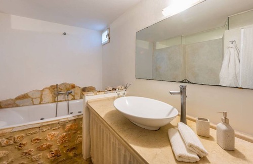 Krotiri Villa | 200 m² Villa ∙ 8 bedrooms ∙ 20 guests