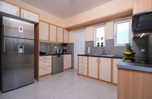 Varnavas House | 205 m² House ∙ 4 bedrooms ∙ 8 guests