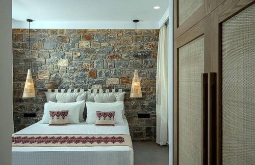 Kounelion House | 210 m² Farmhouse ∙ 6 bedrooms ∙ 18 guests