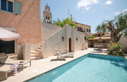 Achilleio Villa | 210 m² Villa ∙ 3 bedrooms ∙ 7 guests