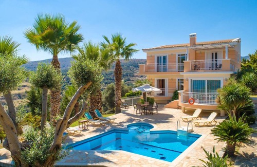 Agia Triada Villa | 215 m² Villa ∙ 4 bedrooms ∙ 8 guests