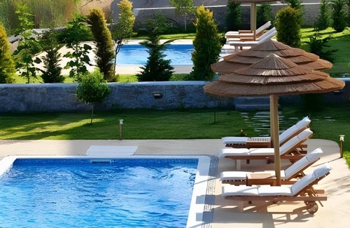 Agios Prokopios Hotel | 220 m² Hotel ∙ 4 bedrooms ∙ 127 guests