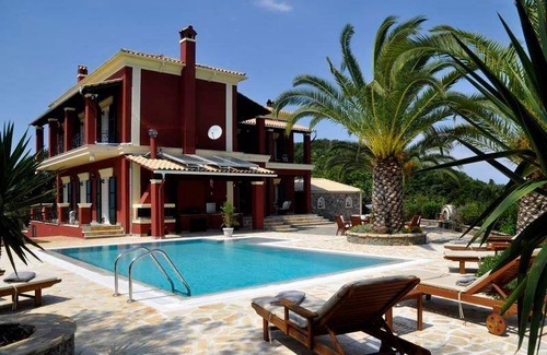 Limni House | 220 m² House ∙ 4 bedrooms ∙ 8 guests