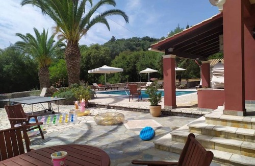 Limni House | 220 m² House ∙ 4 bedrooms ∙ 8 guests