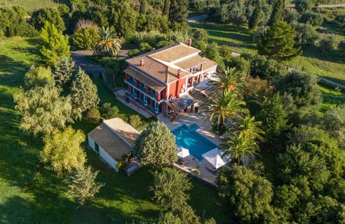 Limni House | 220 m² House ∙ 4 bedrooms ∙ 8 guests