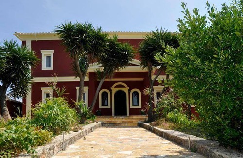 Limni House | 220 m² House ∙ 4 bedrooms ∙ 8 guests