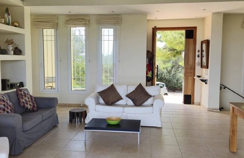 Kilada House | 220 m² House ∙ 5 bedrooms ∙ 11 guests