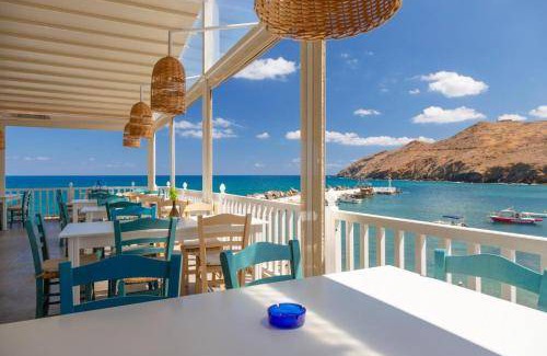 Roussospiti Villa | 220 m² Villa ∙ 4 bedrooms ∙ 9 guests