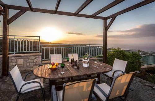 Roussospiti Villa | 220 m² Villa ∙ 4 bedrooms ∙ 9 guests