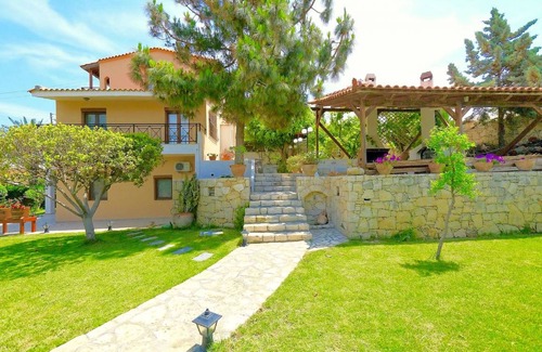 Karteros Villa | 220 m² Villa ∙ 5 bedrooms ∙ 10 guests