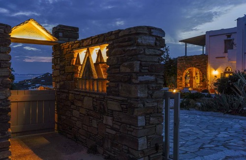 Agios Sostis Villa | 235 m² Villa ∙ 5 bedrooms ∙ 18 guests