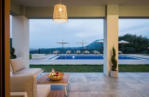 Gavalochori Villa | 240 m² Villa ∙ 5 bedrooms ∙ 11 guests
