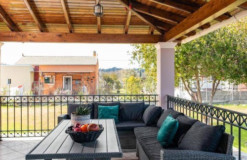Corfu Town Villa | 240 m² Villa ∙ 6 bedrooms ∙ 12 guests