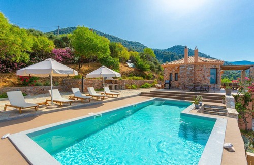 Xanthi Region Villa | 245 m² Villa ∙ 5 bedrooms ∙ 10 guests