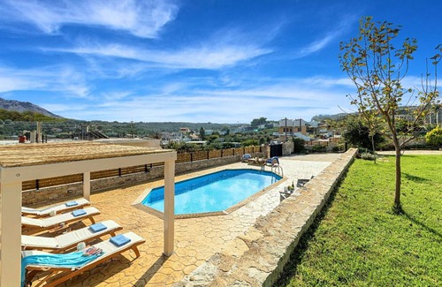 Episkopi House | 250 m² House ∙ 5 bedrooms ∙ 16 guests
