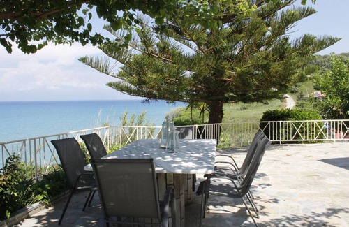 Termenades Resort | 250 m² Resort ∙ 4 bedrooms ∙ 9 guests