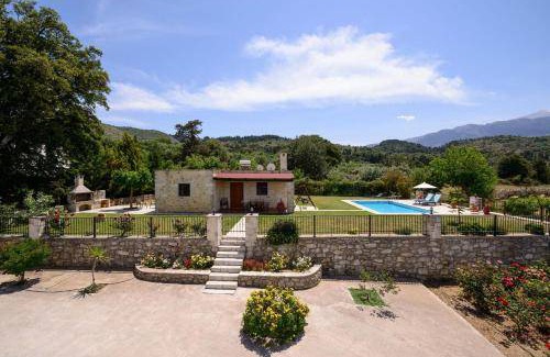 Maza Resort | 250 m² Resort ∙ 4 bedrooms ∙ 127 guests