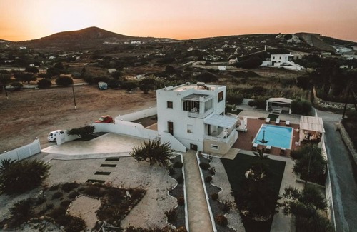 Adamas Villa | 250 m² Villa ∙ 4 bedrooms ∙ 8 guests