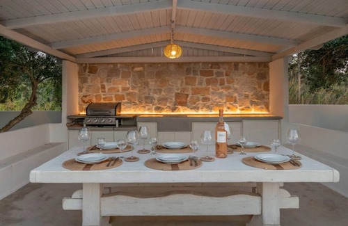Adamas Villa | 250 m² Villa ∙ 4 bedrooms ∙ 8 guests
