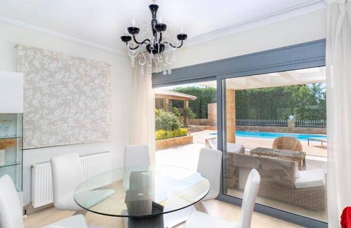Nea Moudania Villa | 250 m² Villa ∙ 4 bedrooms ∙ 10 guests