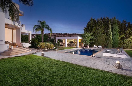 Afandou House | 260 m² House ∙ 4 bedrooms ∙ 10 guests
