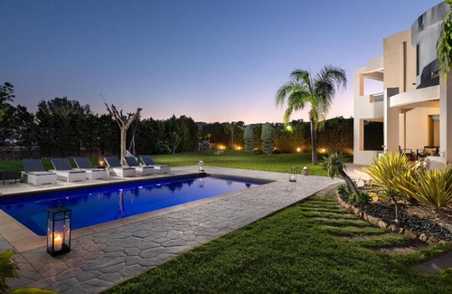 Afandou House | 260 m² House ∙ 4 bedrooms ∙ 10 guests