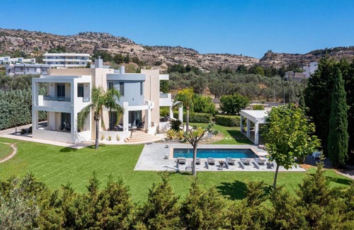 Afandou House | 260 m² House ∙ 4 bedrooms ∙ 10 guests