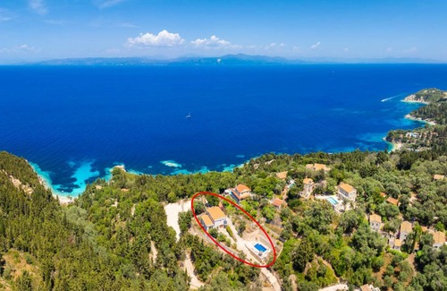 Lakka Villa | 265 m² Villa ∙ 5 bedrooms ∙ 10 guests