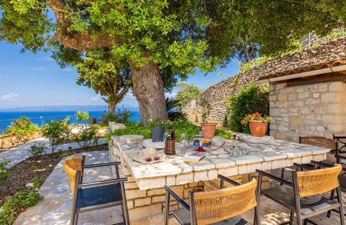 Lakka Villa | 265 m² Villa ∙ 5 bedrooms ∙ 10 guests
