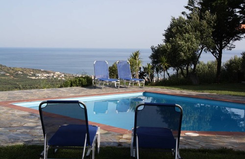Milatos Villa | 290 m² Villa ∙ 8 bedrooms ∙ 17 guests