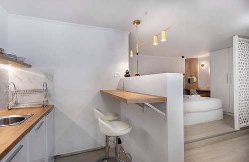 Vouliagmeni Apartment | 30 m² Apartment ∙ 2 guests