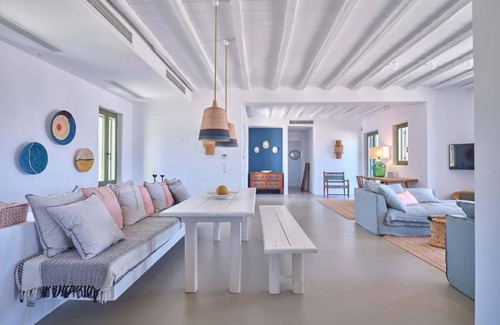 Krotiri House | 300 m² House ∙ 4 bedrooms ∙ 7 guests