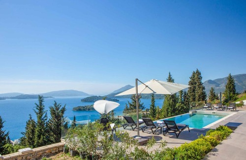 Perigiali Villa | 300 m² Villa ∙ 4 bedrooms ∙ 8 guests