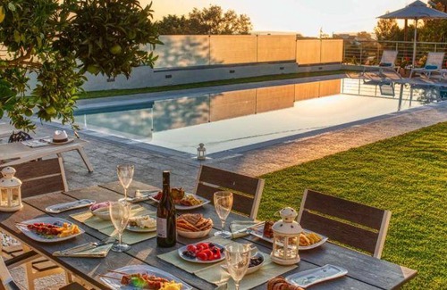 Arillas Villa | 300 m² Villa ∙ 5 bedrooms ∙ 10 guests