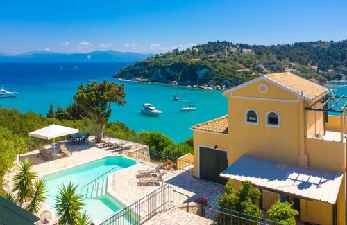 Lakka Villa | 305 m² Villa ∙ 7 bedrooms ∙ 17 guests