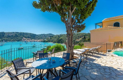 Lakka Villa | 305 m² Villa ∙ 7 bedrooms ∙ 17 guests